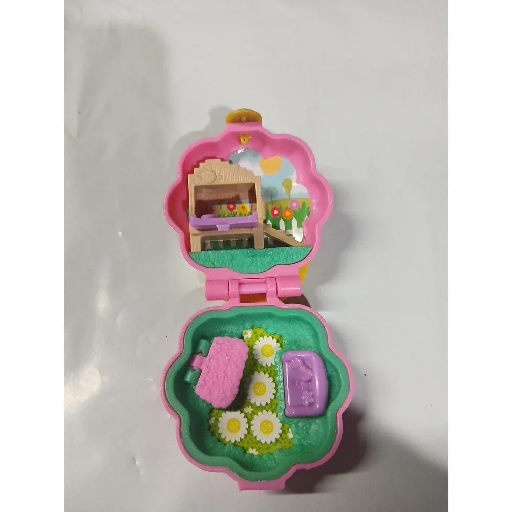2018 Polly Pockets Hoppin Hangout Toy Pre Owned  No Doll